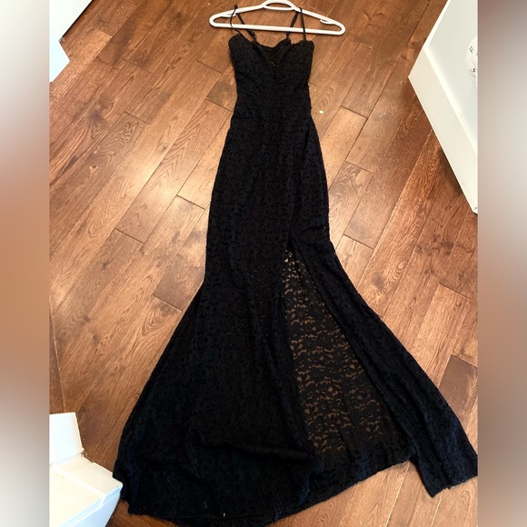 Long floor length black lace dress - Picture 1 of 4